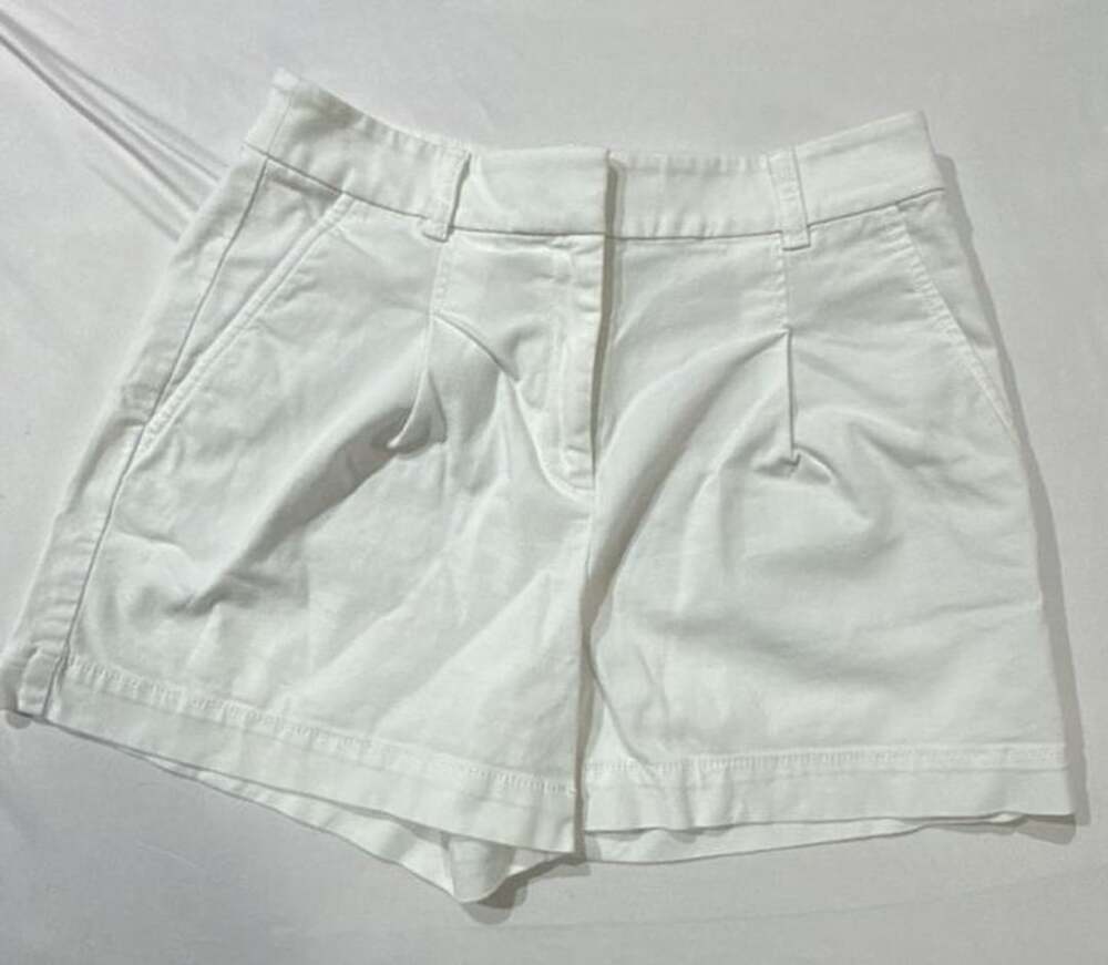 LOFT Shorts Size 2 White Pleated Twill Casual